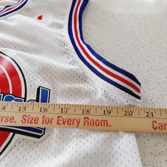 Space Jam Tune Squad Daffy Duck Champion Jersey Sz Medium 90's Michael Jordan - Picture 12 of 14